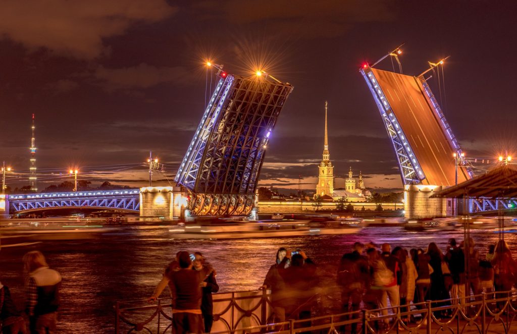 Schlossbrücke-stPetersburg